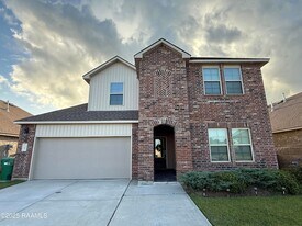 200 Broussard Hl Dr in Broussard, LA - Building Photo