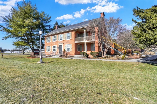 4211 Lincoln Hwy