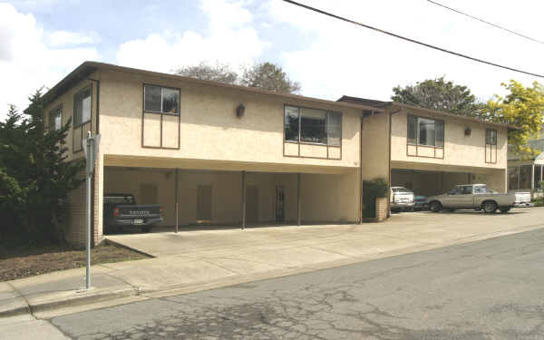 711 Talbart St in Martinez, CA - Building Photo - Building Photo