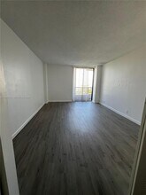 3300 NE 191st St, Unit 909 in Aventura, FL - Foto de edificio - Building Photo