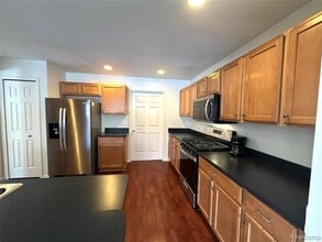149 S Vista in Auburn Hills, MI - Building Photo - Building Photo