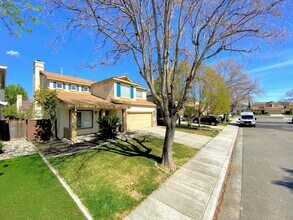 67 Primrose Ct in Tracy, CA - Building Photo - Building Photo