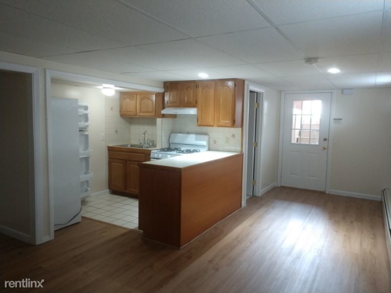 27 Foster St in Pawtucket, RI - Building Photo
