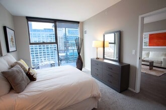 619 W Randolph St in Chicago, IL - Building Photo - Building Photo