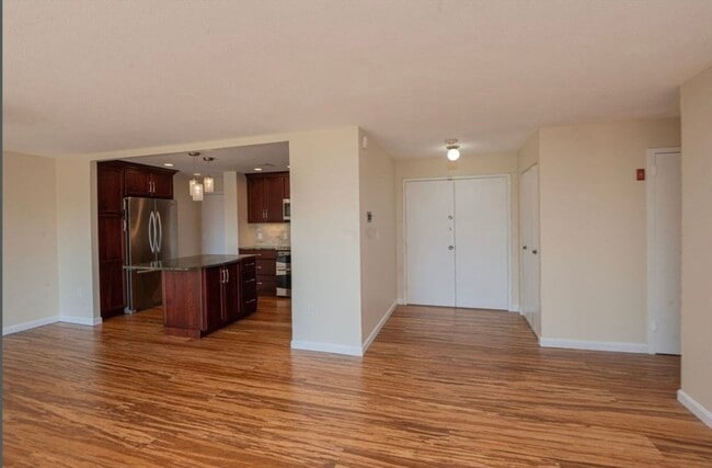 1002 Paradise Rd in Swampscott, MA - Building Photo - Building Photo