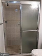 7680 Tremayne Pl-Unit -109 in McLean, VA - Foto de edificio - Building Photo