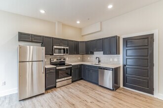 6832 Ridge Ave in Philadelphia, PA - Building Photo - Building Photo