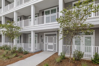 The Village at Carnes Crossroads in Summerville, SC - Foto de edificio - Building Photo