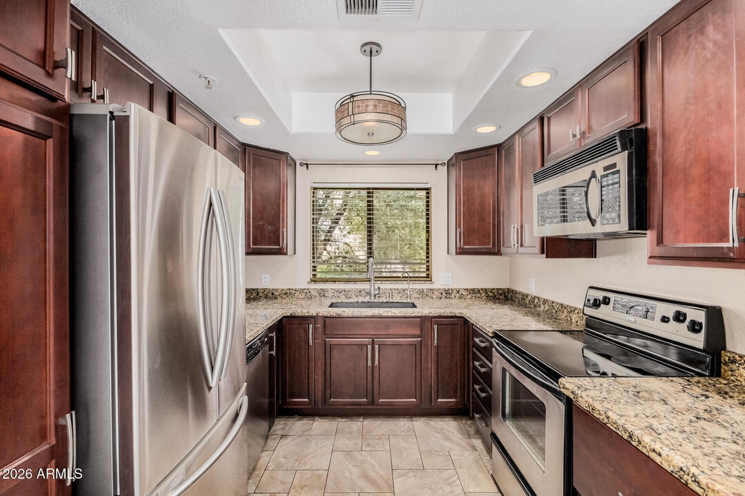 7575 E Indian Bend Rd in Scottsdale, AZ - Building Photo