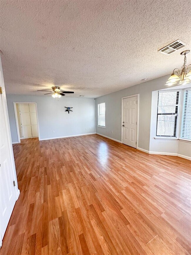 2711 NE Euclid Ave in Lawton, OK - Foto de edificio - Building Photo