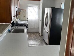108 Hook Rd in Carpentersville, IL - Building Photo - Building Photo