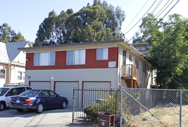 7886 Ney Ave in Oakland, CA - Building Photo - Building Photo