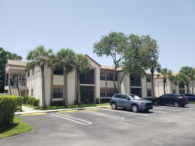 12252 Royal Palm Blvd in Coral Springs, FL - Building Photo - Building Photo