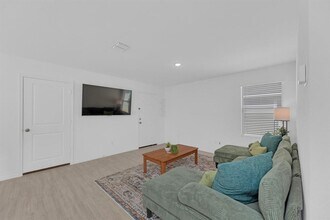 353 Marty Allen Lp in Jarrell, TX - Building Photo - Building Photo