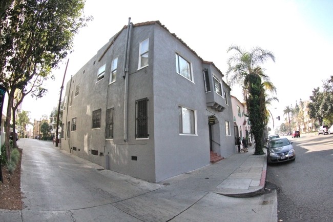 624 Magnolia Ave in Long Beach, CA - Building Photo - Building Photo