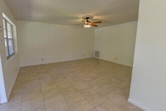 89 Canterbury D in West Palm Beach, FL - Building Photo - Building Photo