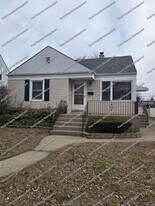 7427 Magoun Ave in Hammond, IN - Building Photo