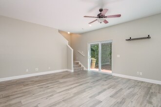 193 Ashley Ct in Dunedin, FL - Building Photo - Building Photo