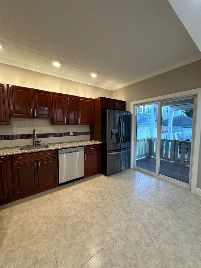 150 W 9th St in Bayonne, NJ - Building Photo - Building Photo