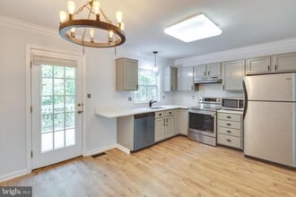 1832 Tiger Lily Cir in Woodbridge, VA - Building Photo - Building Photo