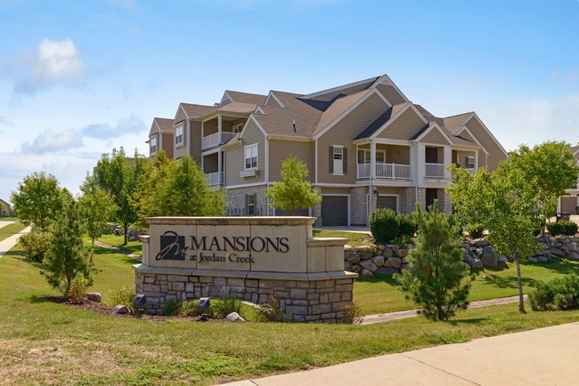 Mansions at Jordan Creek photo'