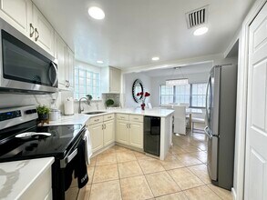 152 Weybridge Cir in Royal Palm Beach, FL - Building Photo - Building Photo