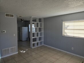 641 Belltower Ave in Deltona, FL - Foto de edificio - Building Photo