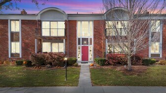 29516 Bobrich St in Livonia, MI - Building Photo