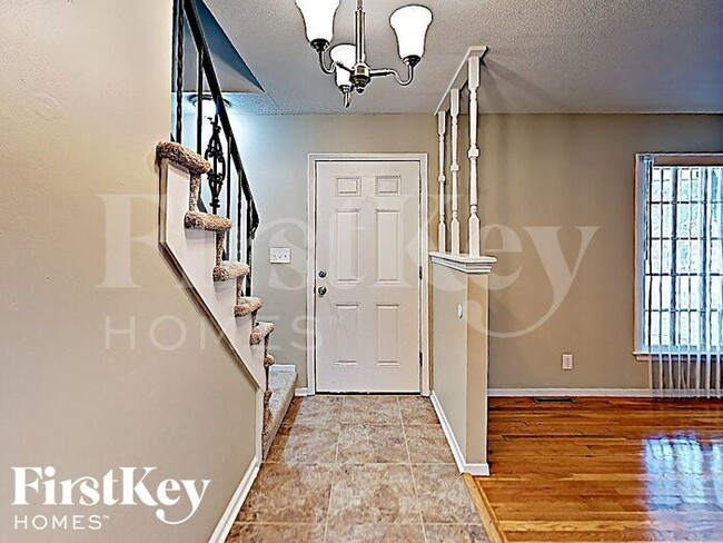 3908 S Summit Ridge Dr in Independence, MO - Foto de edificio - Building Photo