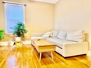 37 Hilton St in Arlington, MA - Building Photo - Building Photo