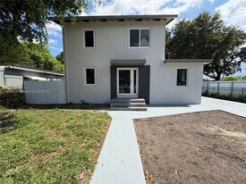 3368 NW 51st Terrace in Miami, FL - Building Photo