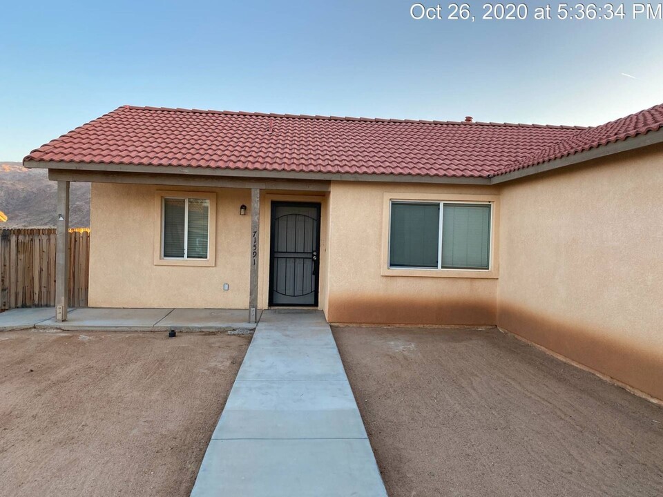 71591 Sunflower Dr in Twentynine Palms, CA - Building Photo