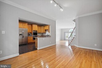 8544 Westown Way in Vienna, VA - Building Photo - Building Photo