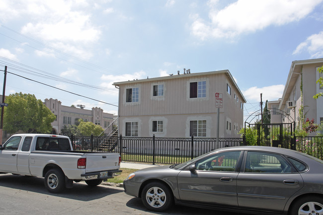 969 El Centro Ave in Los Angeles, CA - Building Photo - Building Photo