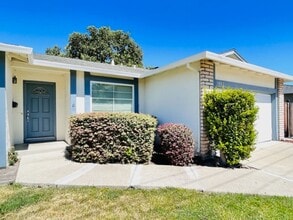 9802 Davona Dr in San Ramon, CA - Building Photo - Building Photo