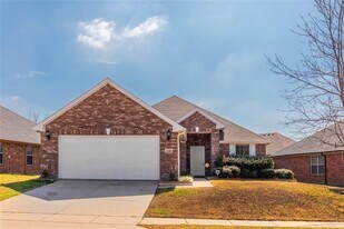 2300 Castle Creek Dr in Little Elm, TX - Building Photo