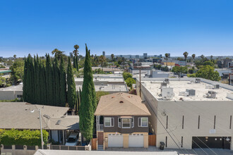 7860 Romaine St in West Hollywood, CA - Building Photo - Building Photo