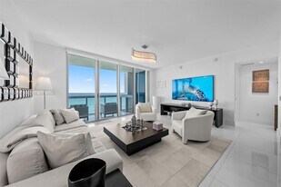6899 Collins Ave in Miami Beach, FL - Building Photo