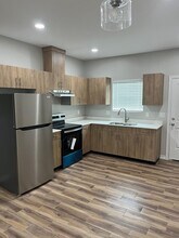 2709 E Israel Ave, Unit 2709 E Israel Ave in Alton, TX - Foto de edificio - Building Photo