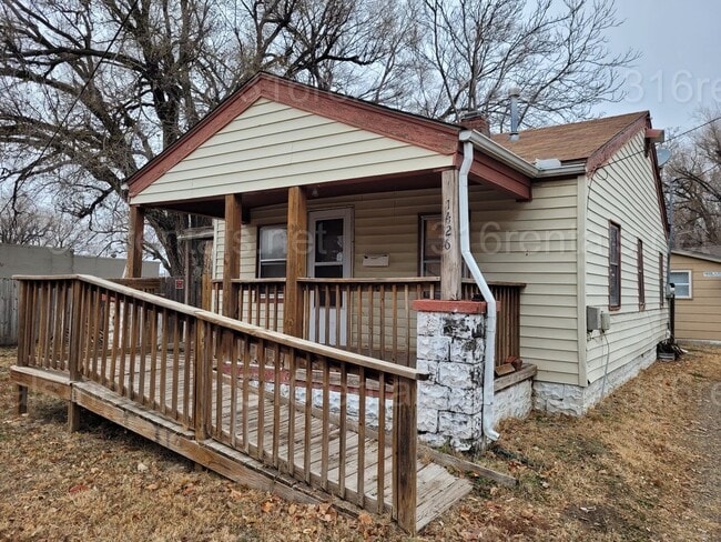 property at 1426 W Harry St