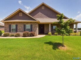 219 Maureen Dr SW in Madison, AL - Building Photo