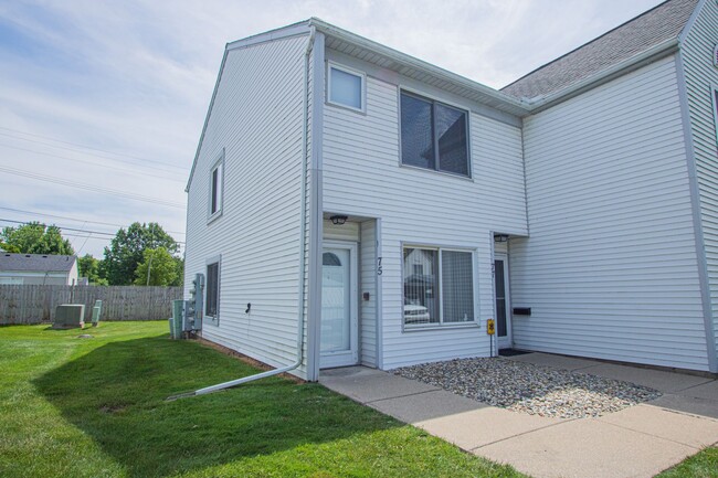 75 Rosebud Ln in Mount Clemens, MI - Building Photo - Building Photo