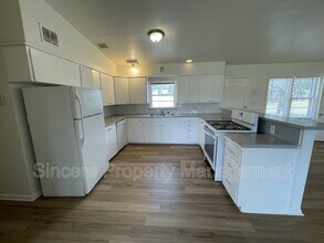 2023 NW 40th St in Oklahoma City, OK - Building Photo - Building Photo