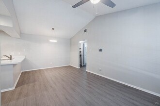 Veridian Place in Dallas, TX - Foto de edificio - Building Photo