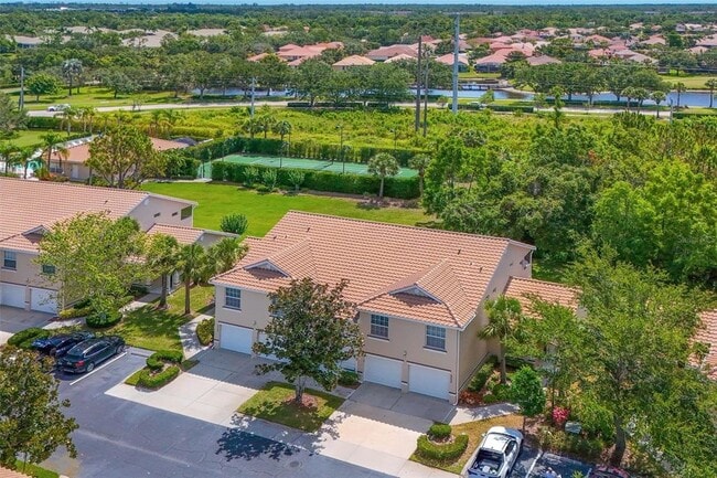 6335 Bay Cedar Ln in Bradenton, FL - Building Photo - Building Photo