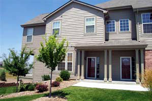 Tregaron Ridge Townhomes in Bellevue, NE - Foto de edificio - Building Photo