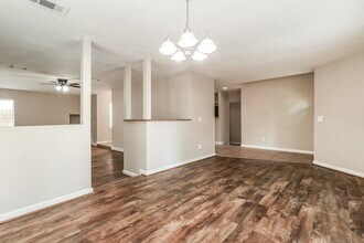 17803 Villa Way Dr in Spring, TX - Building Photo - Building Photo