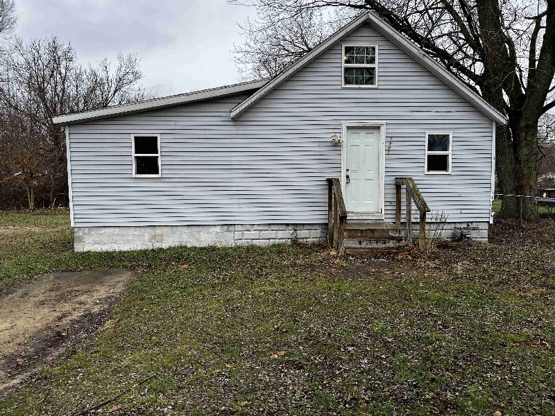 1981 Taube Ave in Benton Harbor, MI - Building Photo