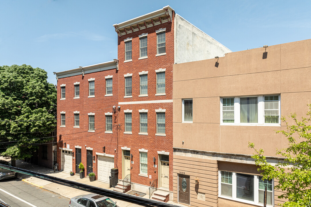 1531 Bainbridge St in Philadelphia, PA - Building Photo