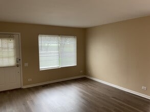 473 John Hancock Ct in Aurora, IL - Foto de edificio - Building Photo